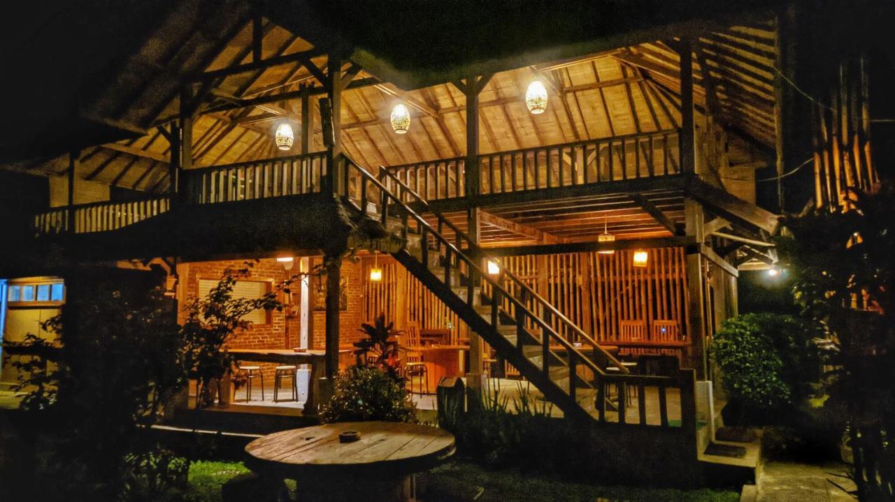 Peraja Bungalows Loyok Sangyang Eksteriør billede