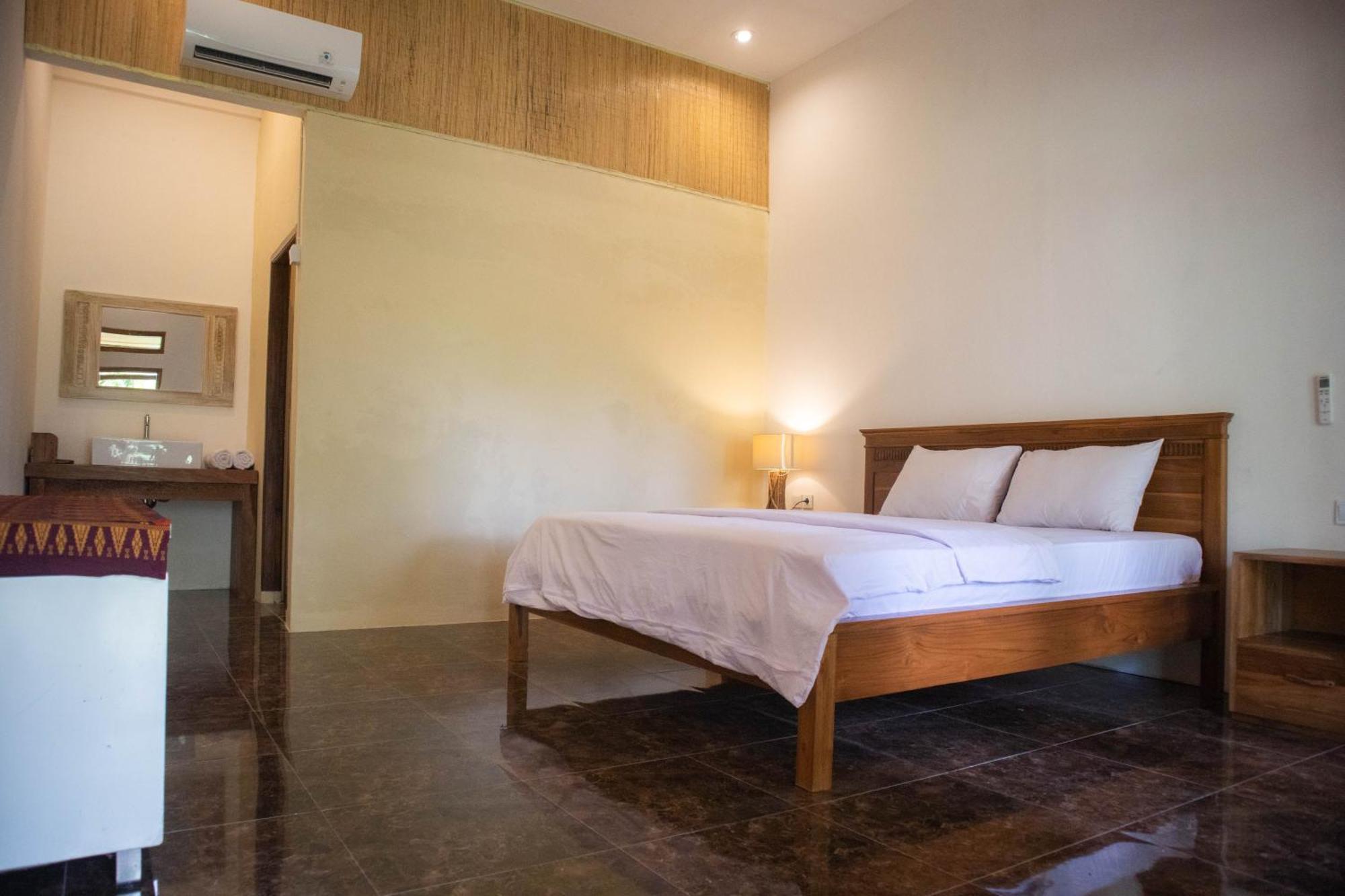 Peraja Bungalows Loyok Sangyang Værelse billede